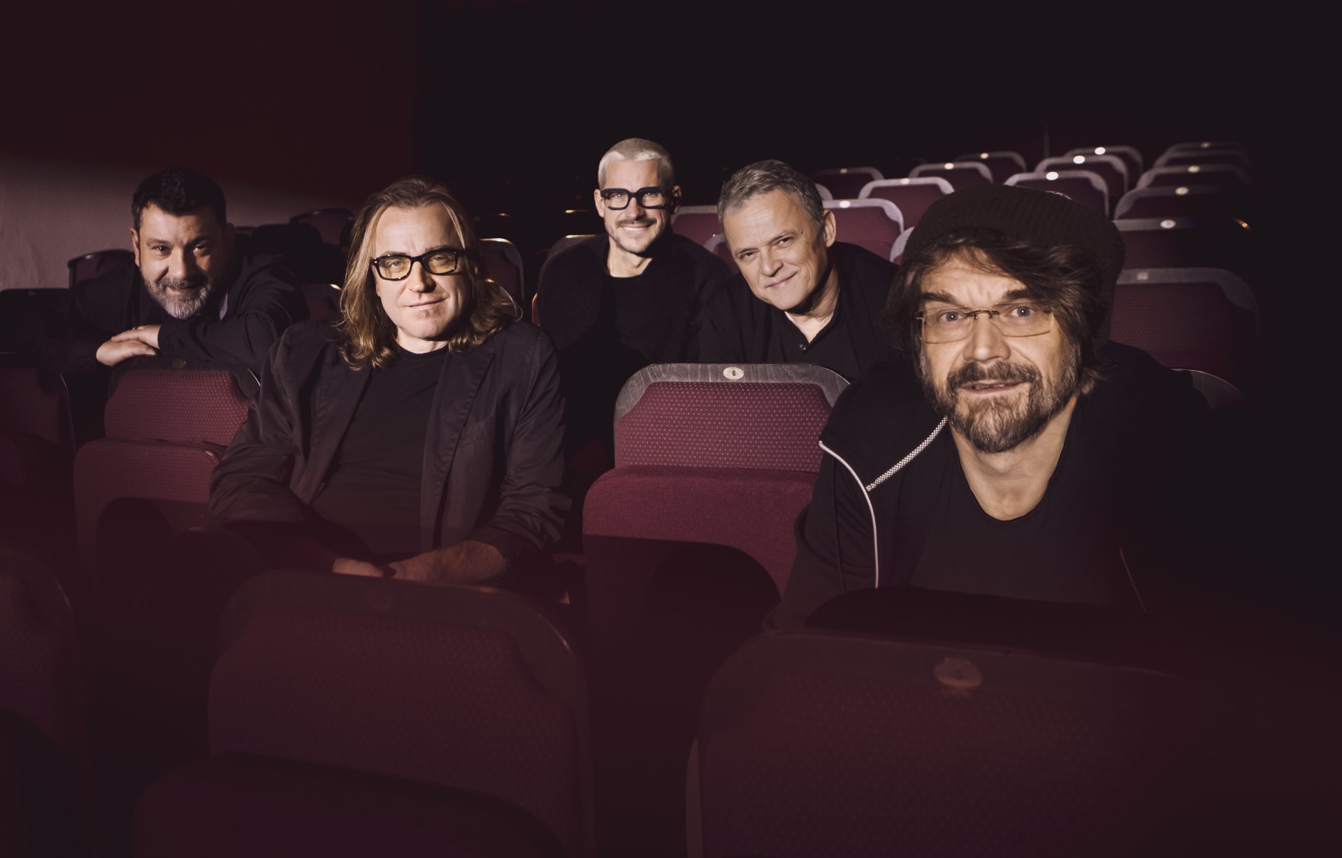DAN BÁRTA & Illustratosphere